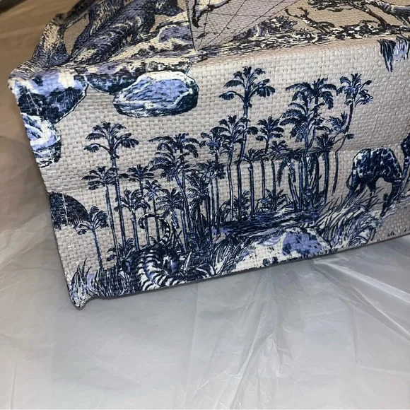 DIOR Around The World Straw Tote Bag NIB Christian Dior Parfums Beauty - Picture 9 of 15